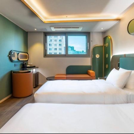 L&L Central Hotel Jeju Bagian luar foto
