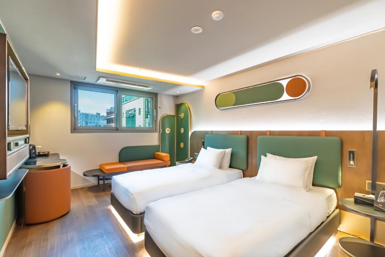 L&L Central Hotel Jeju Bagian luar foto