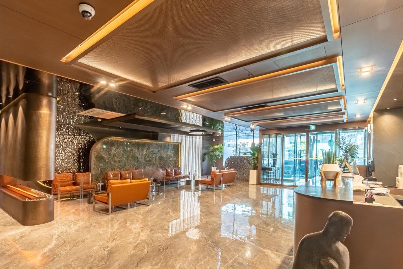 L&L Central Hotel Jeju Bagian luar foto