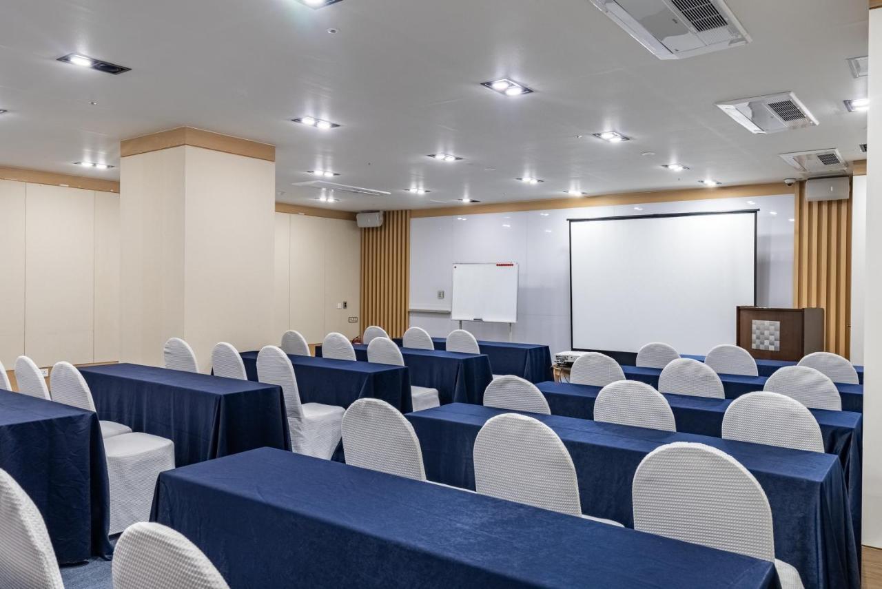 L&L Central Hotel Jeju Bagian luar foto