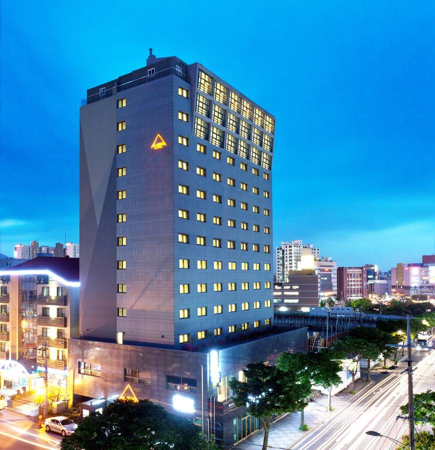L&L Central Hotel Jeju Bagian luar foto